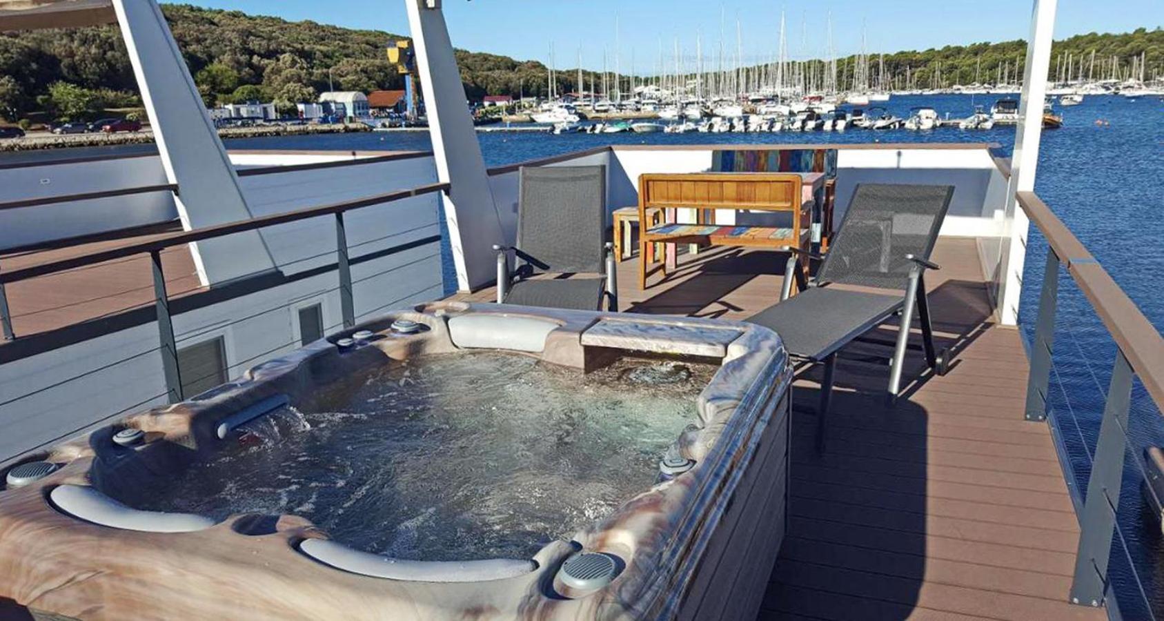 House Boat Oliva - Floating House Βίλα Πούλα Εξωτερικό φωτογραφία